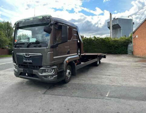 MAN beavertail recovery truck conversion
