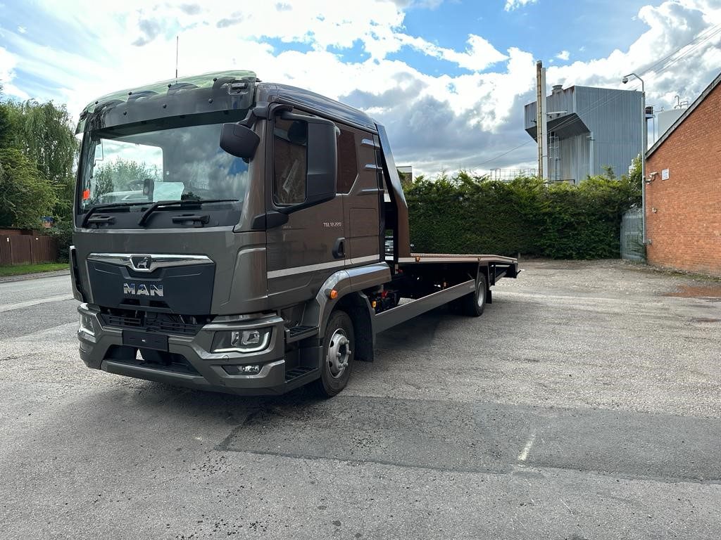 MAN beavertail recovery truck conversion