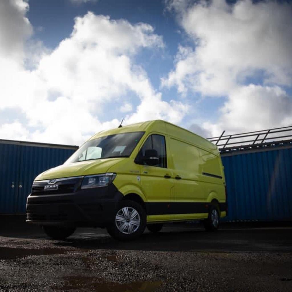 MAN TGE high roof panel van in yellow