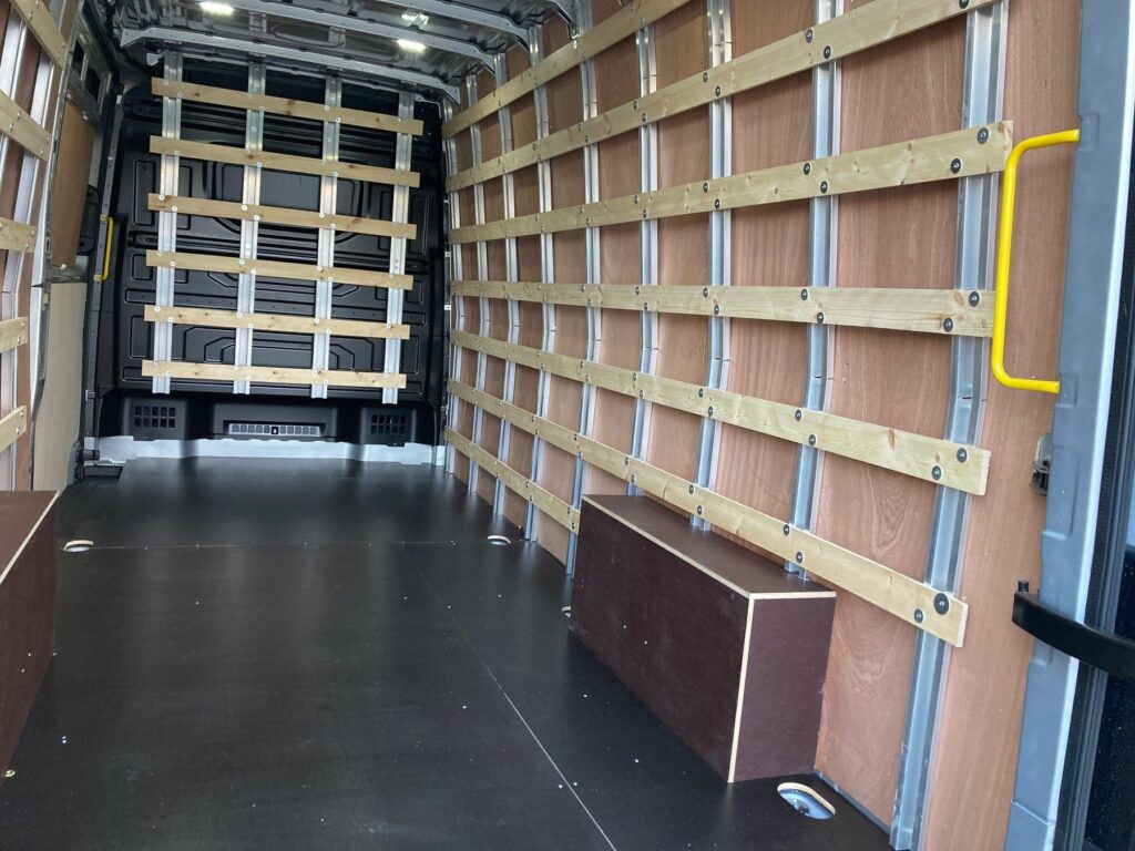 Ply lining and load restraint for furniture transport